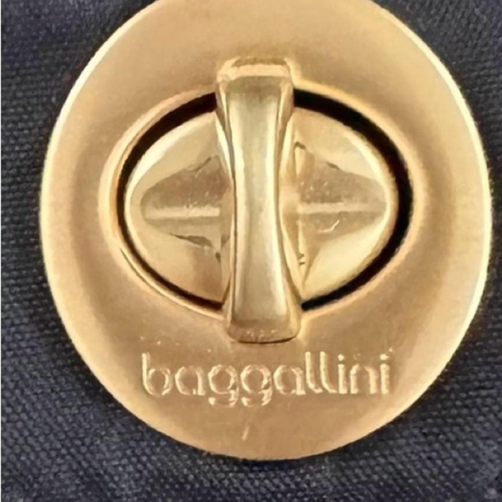 Baggallini Gold Seville Mini convertible crossbody - Picture 5 of 7